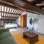 Casale Macarre *