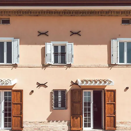 Casale Macarre *